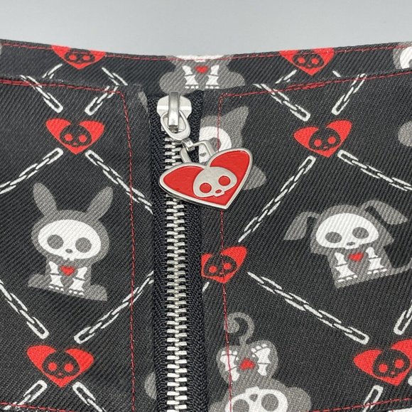 Skelanimals Grommet Strap Pleated Plaid Skirt Black Red X-Large New With Tags - Picture 2 of 10